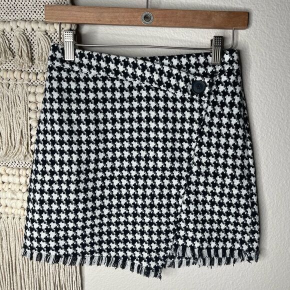 Houndstooth High Waisted Mini Skirt